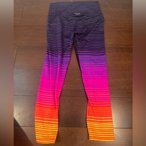 k-deer Vibrant rainbow Gradient capri Leggings small